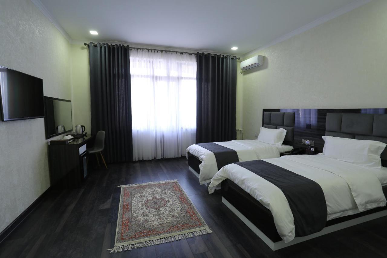 Hotel 777 Dusanbe Kültér fotó